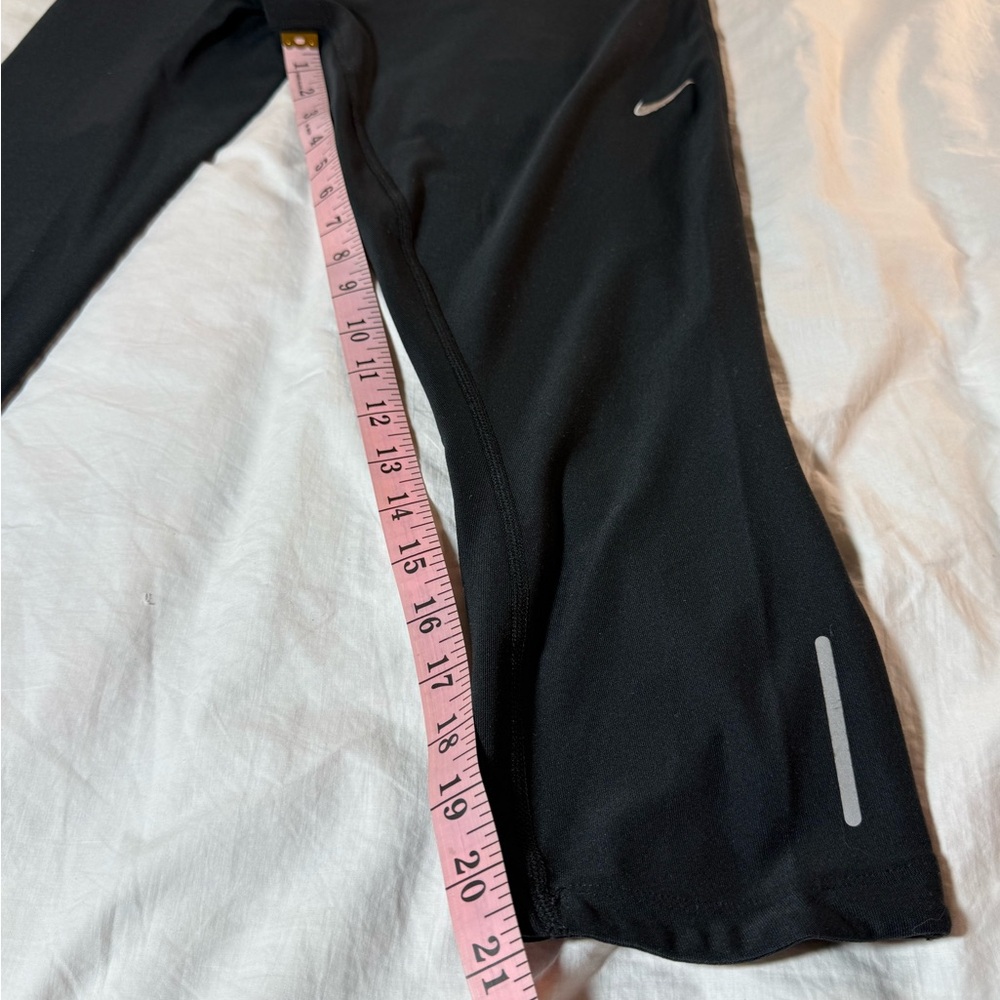 Nike Dri-FIT Black Crop Leggings - Picture 3 of 5